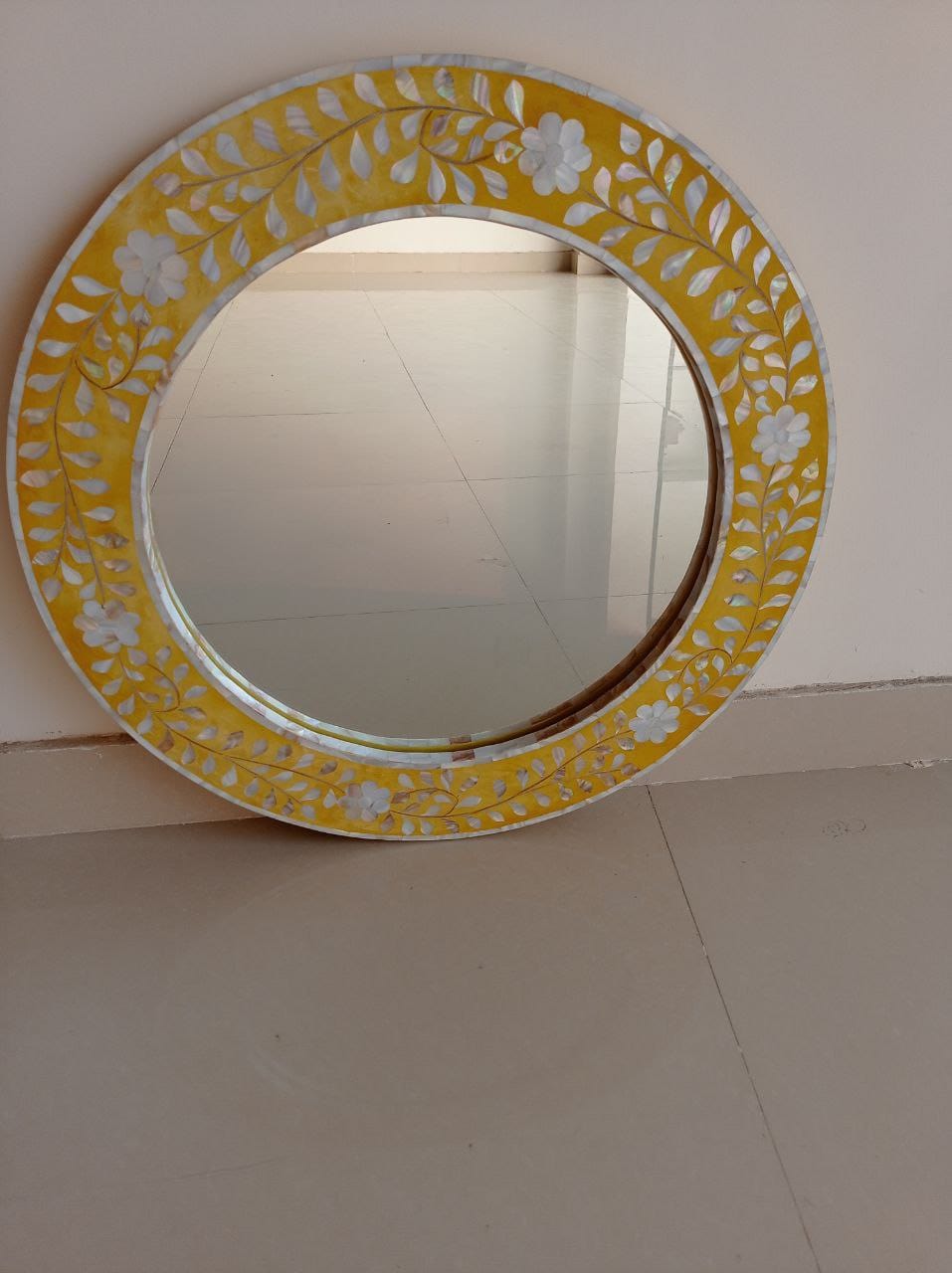 Handmade Customized Mother of Pearl Round Mirror Frame