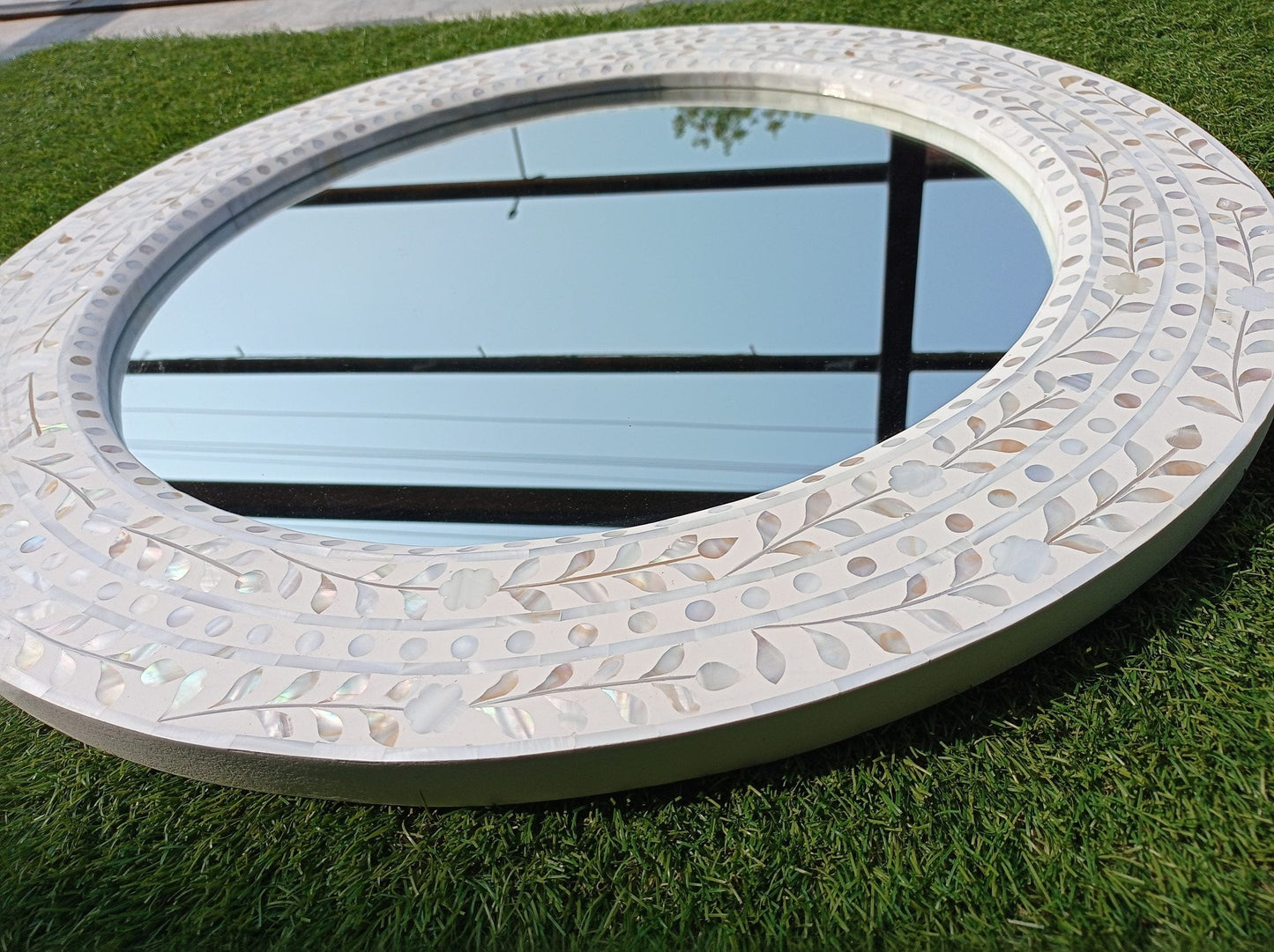 Handmade Customized Mother of Pearl Round Mirror Frame